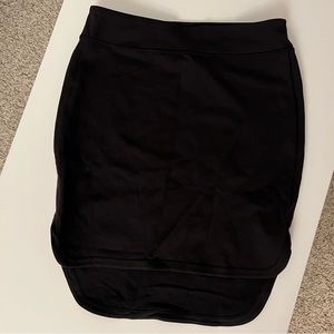 Lululemon black skirt size 6